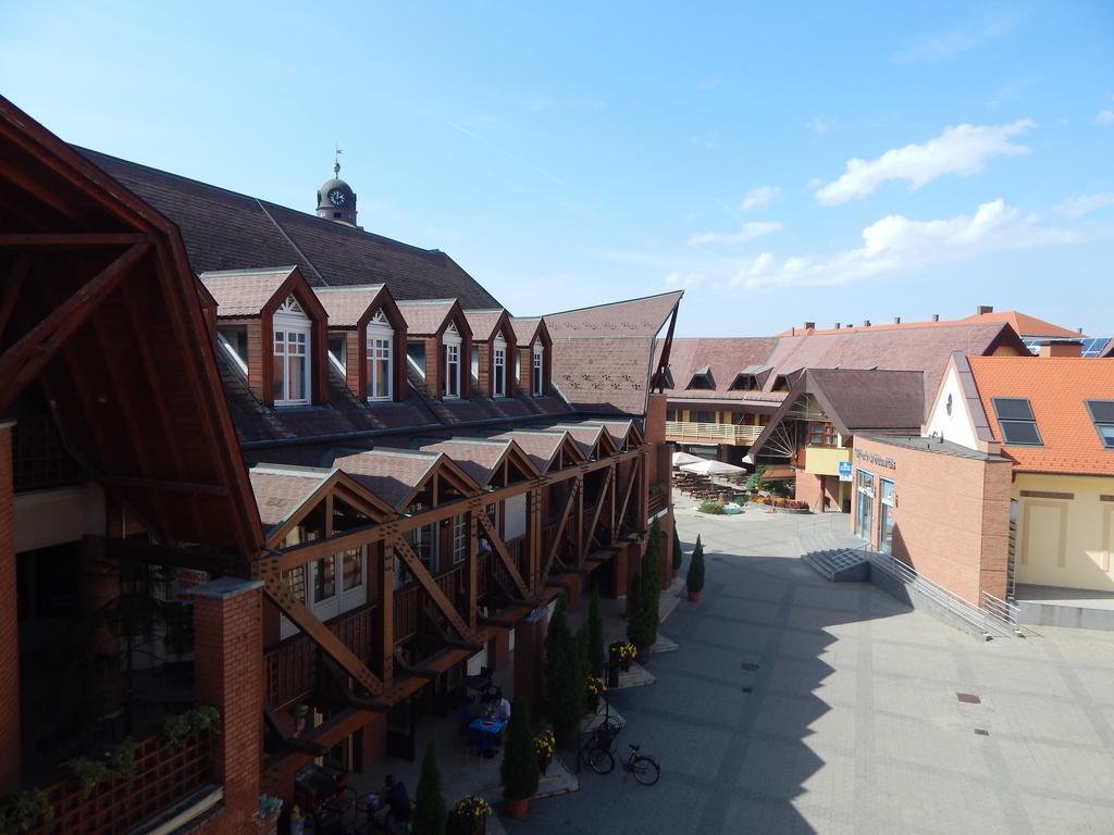 Kálvin Vendégszobák Debrecen Extérieur photo