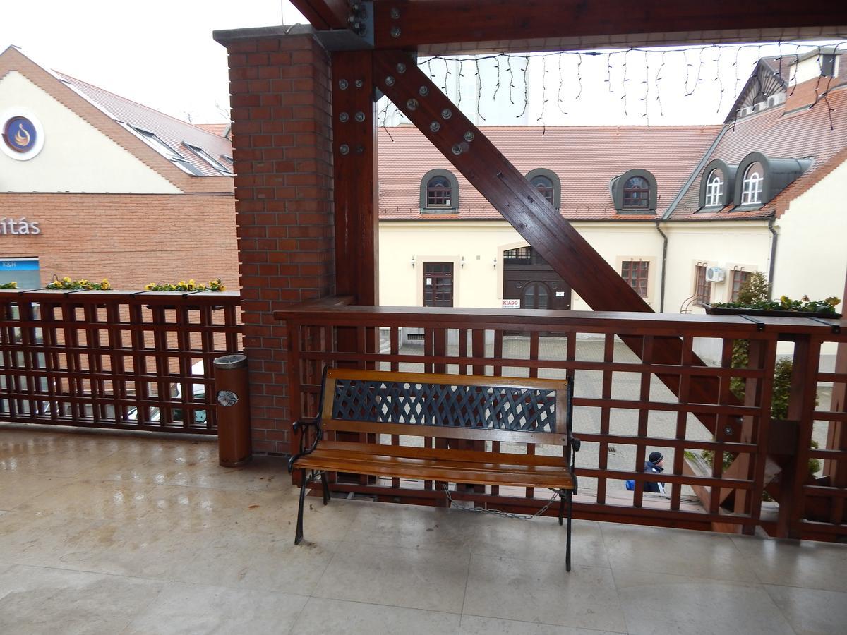 Kálvin Vendégszobák Debrecen Extérieur photo