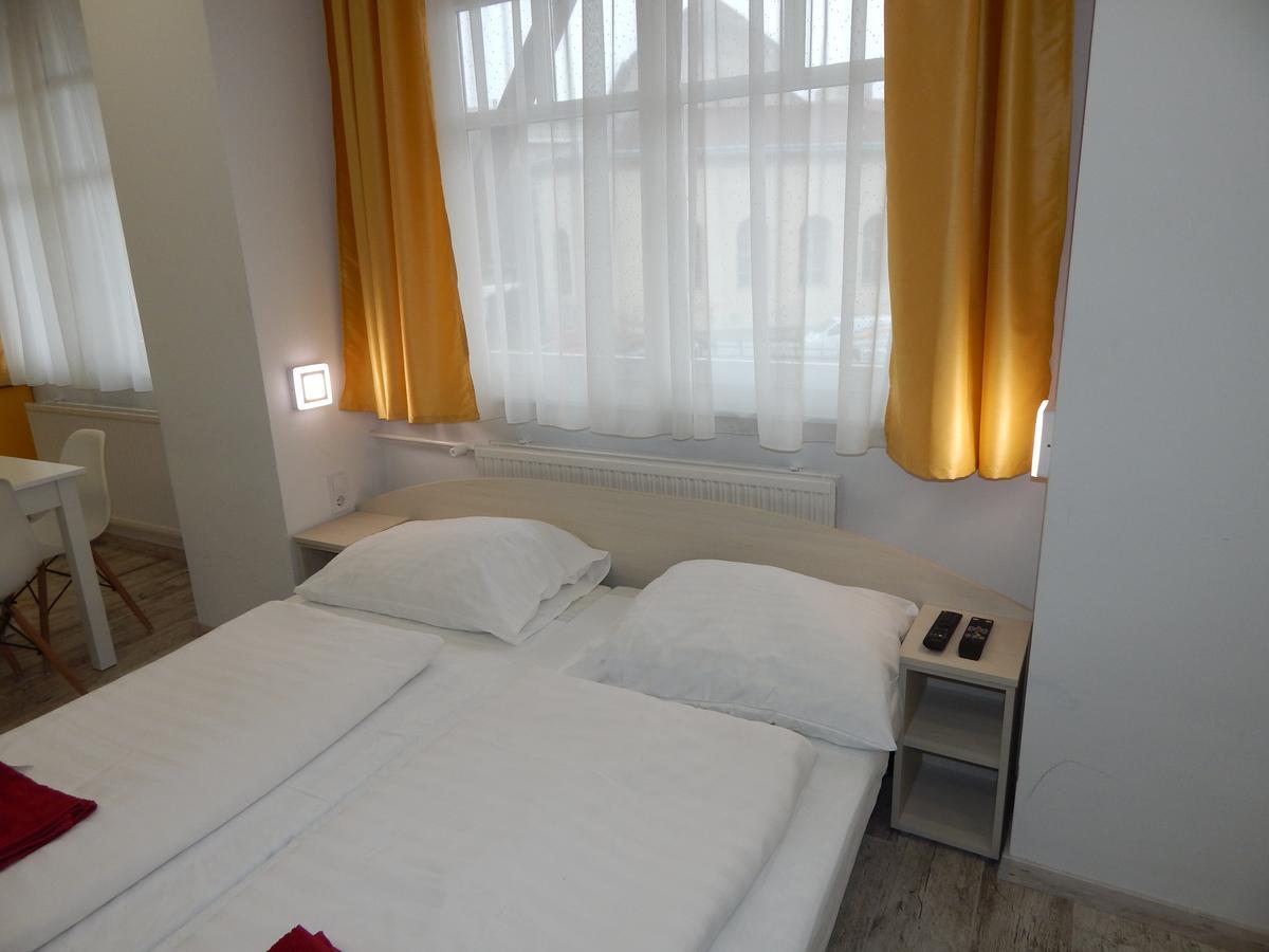 Kálvin Vendégszobák Debrecen Extérieur photo