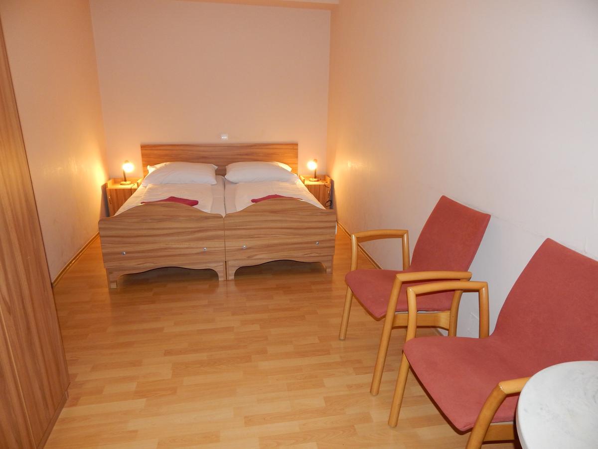 Kálvin Vendégszobák Debrecen Extérieur photo
